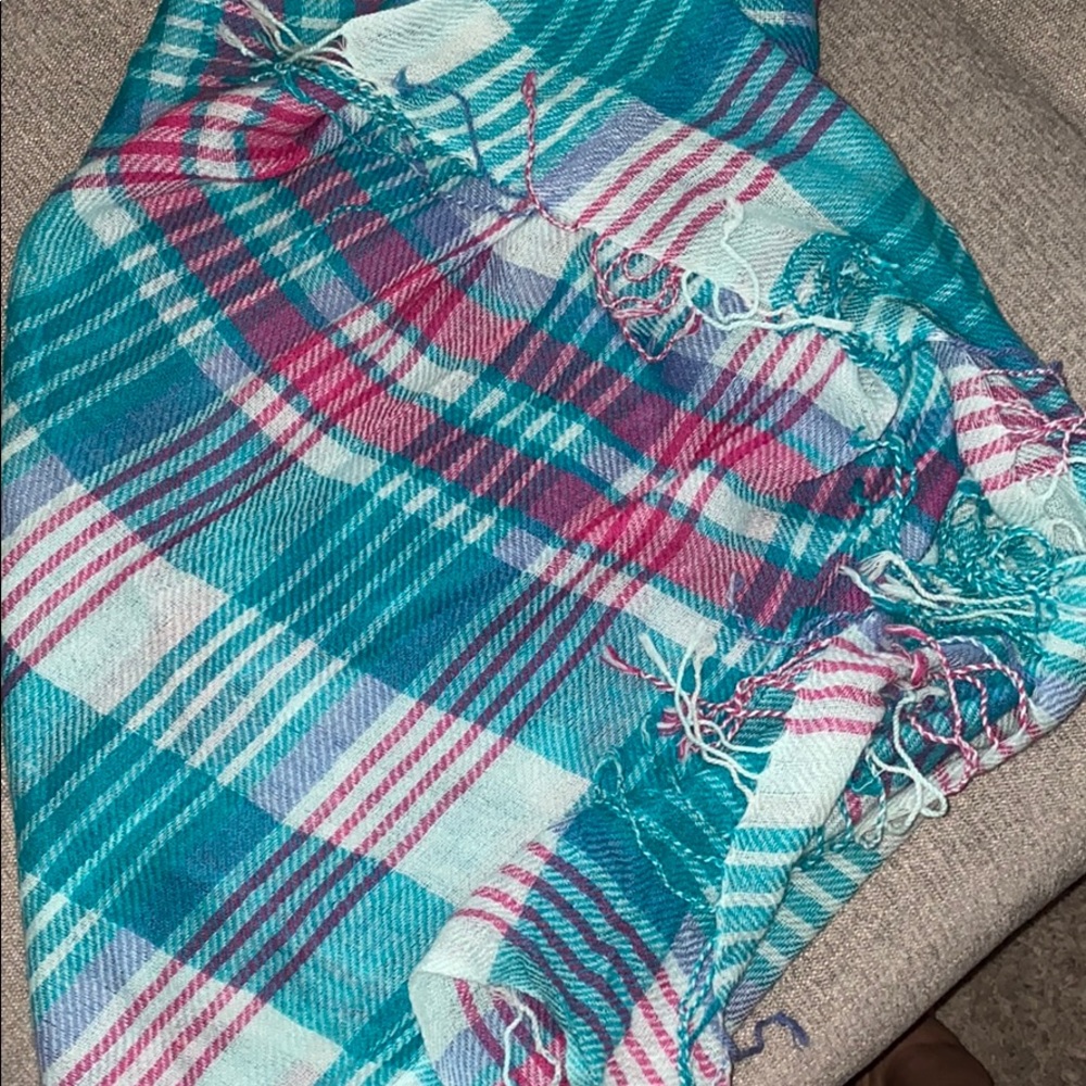 Women’s Plaid Scarf